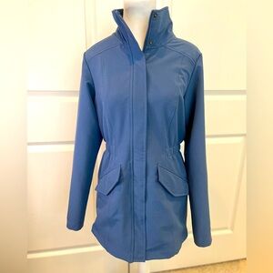 The North Face windwall women’s Dusty blue jacket SZ space SM. Zip & snap front.